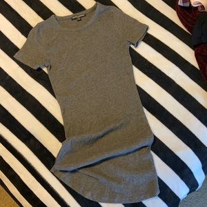 T-shirt Gray dress, Brandy Melville 💫